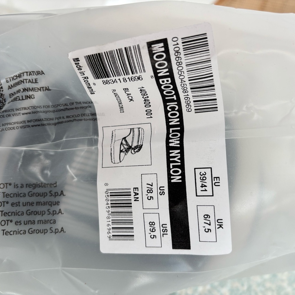 Moon Boot ICON LOW BLACK NYLON BOOTS - Picture 10 of 13